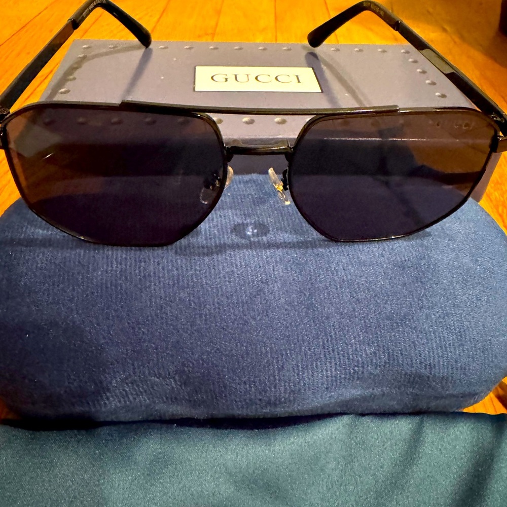 Brand new Gucci Aviators